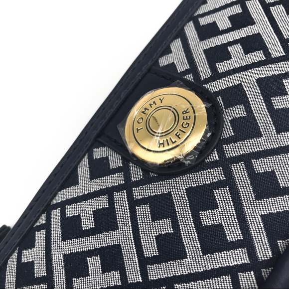 Tommy Hilfiger Crossbody Bag - Picture 2 of 5
